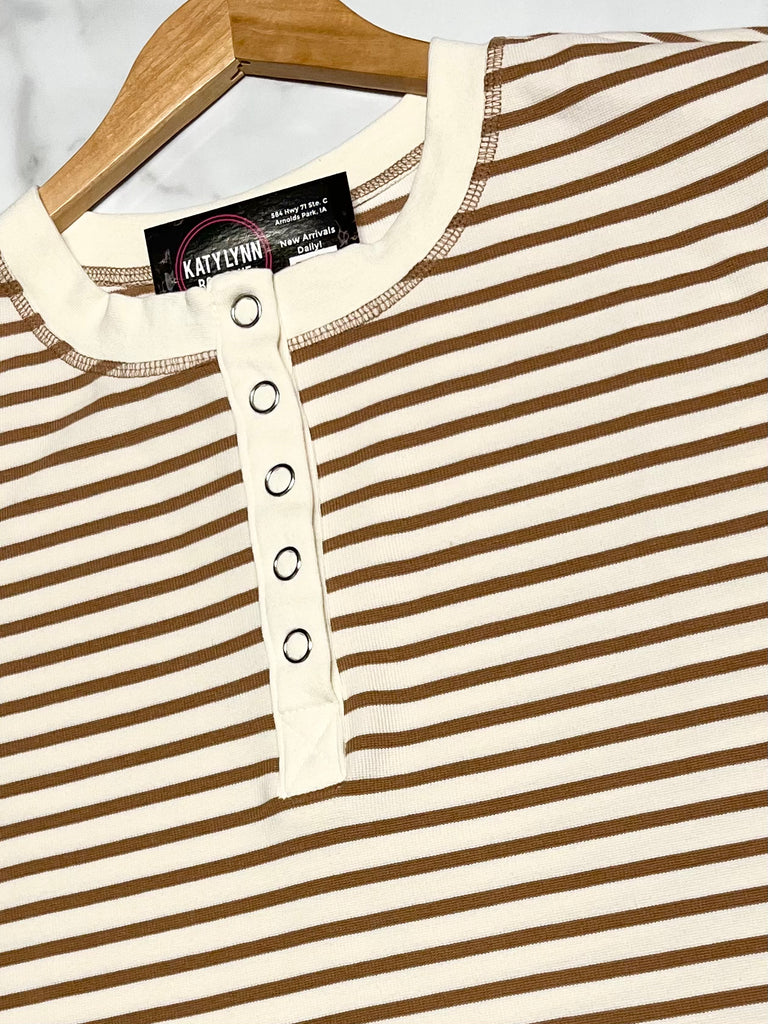 Sadie Snap Short Sleeve - Tan